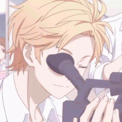男子在深圳北站台抽烟?12306回应